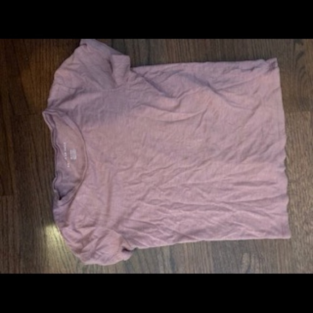 American Eagle light pink t-shirt